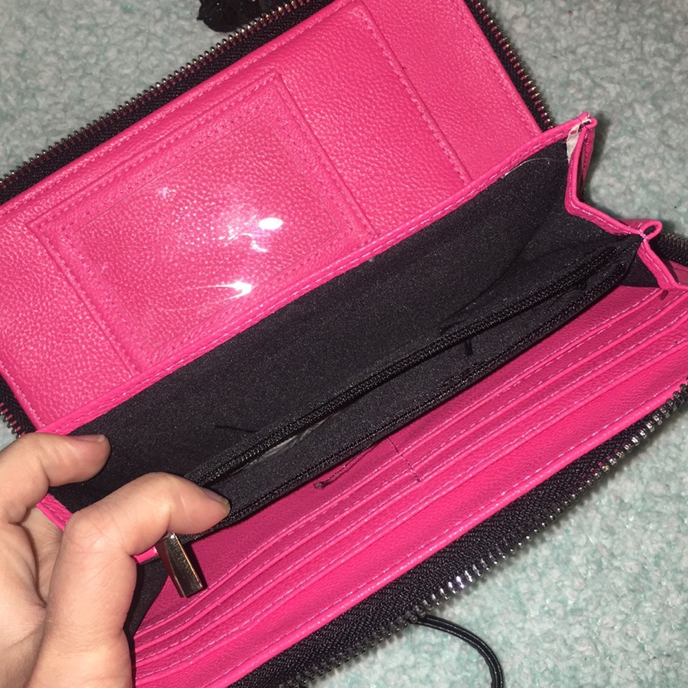 NWT🎉 Betsey Johnson | women's wristlet wallet - Picture 6 of 7